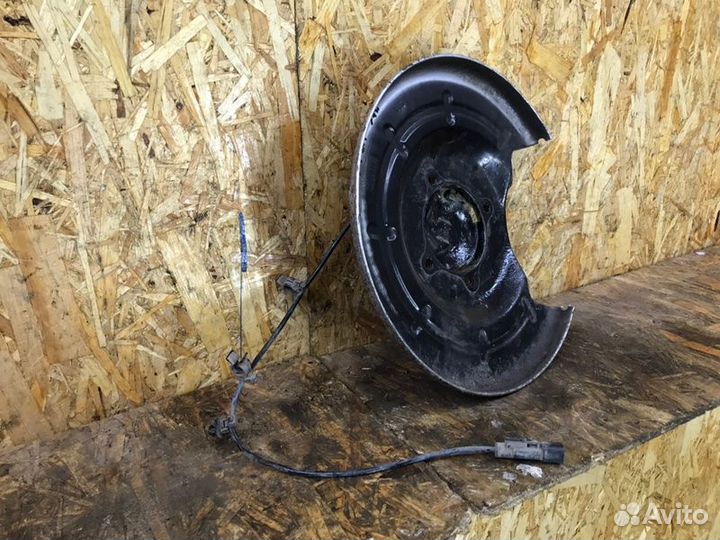 Пыльник тормозного диска задний левый Opel Astra J