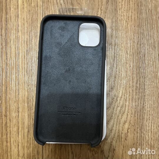 Чехлы и защитное стекло на iPhone 11