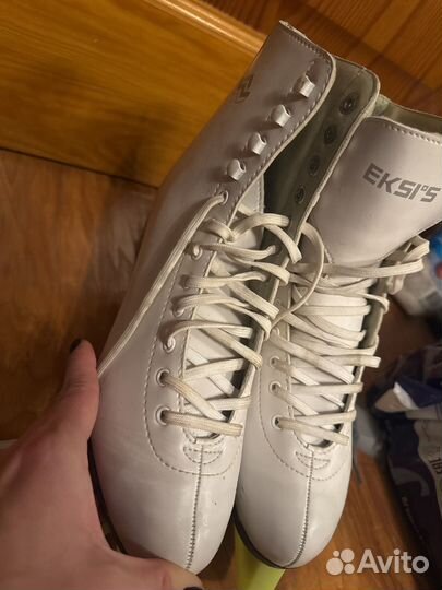 Коньки фигурные женские 40 размер