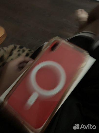 Коробка на iPhone xr и 2 чехла