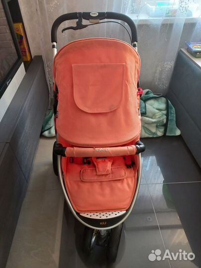 Прогулочная коляска