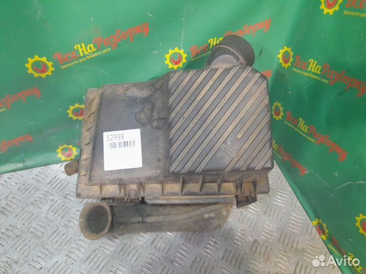 Корпус воздушного фильтра Volkswagen Passat B4