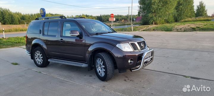 Nissan Pathfinder 2.5 AT, 2010, 199 000 км