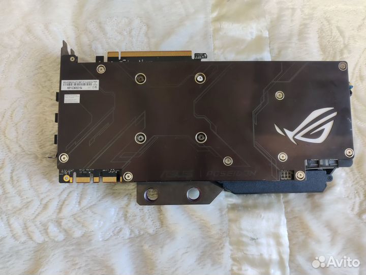 Asus ROG Poseidon GeForce GTX 1080 Ti Platinum