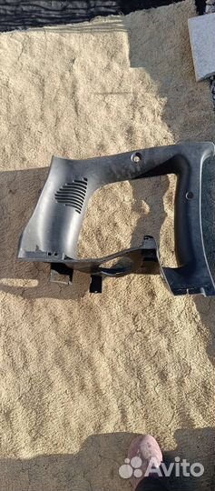 Обшивка задней стойки Chevrolet Niva