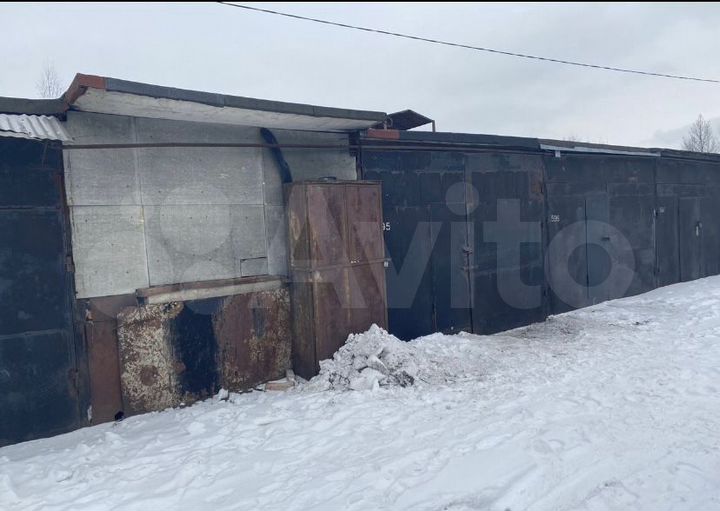 Гараж, > 30 м²