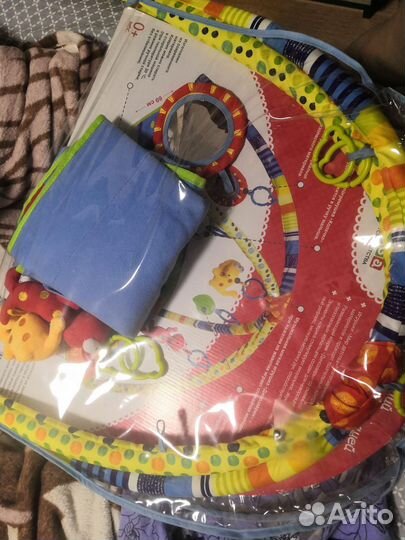 Развивающий коврик с дугами