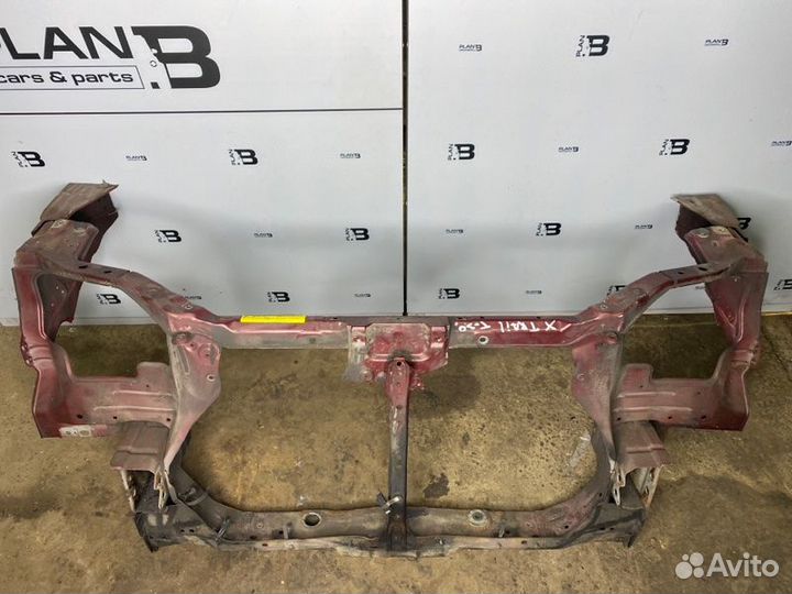 Передняя панель (телевизор) передняя Nissan