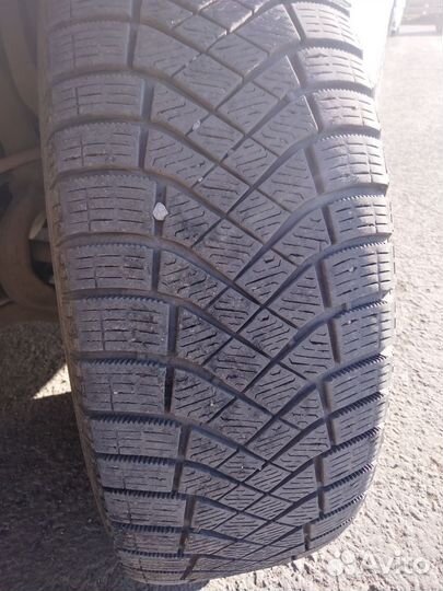 Pirelli Ice Zero SUV 225/65 R17