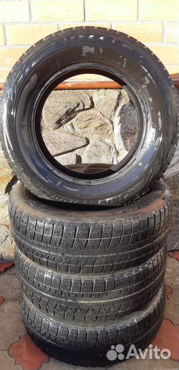Bridgestone Blizzak Revo GZ 21.5/65 R16