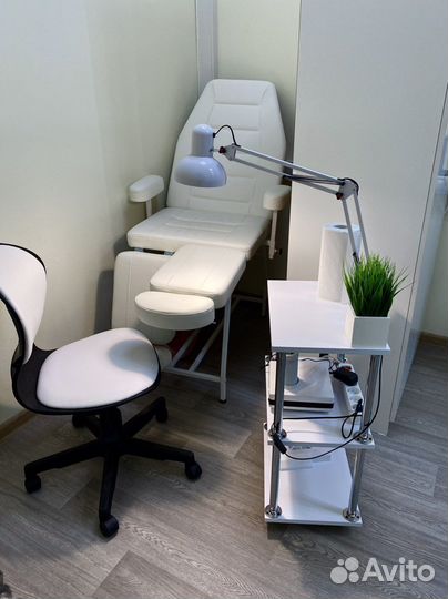 Аренда рабочего места мастера маникюра и педикюра