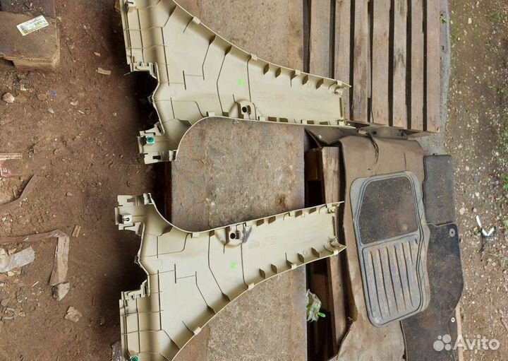 Обшивка центральных стоек Хонда crv3