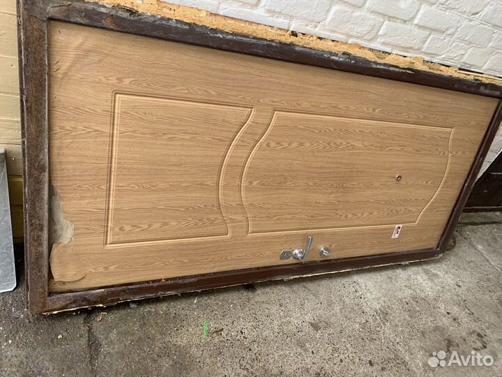 Металлическая дверь бу