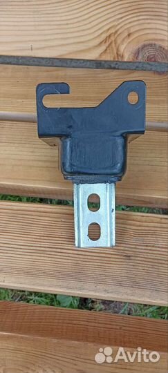 Опора двигателя левая LADA vesta