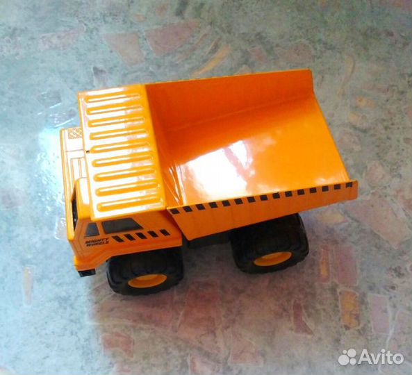 Игрушка машина 