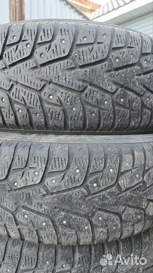 Yokohama IceGuard Stud IG65 215/60 R16