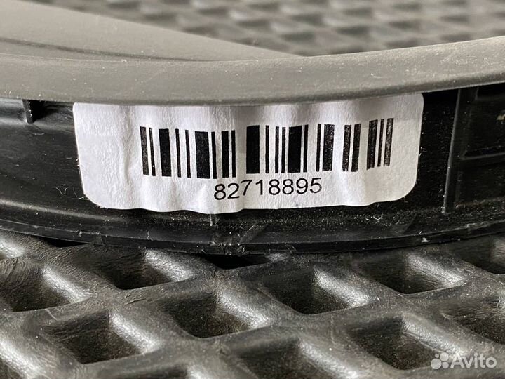Резинка спойлера Volvo FH4 82718895