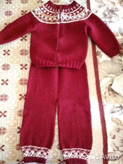 Костюм вязанный(пряжа с шестью для малышей)