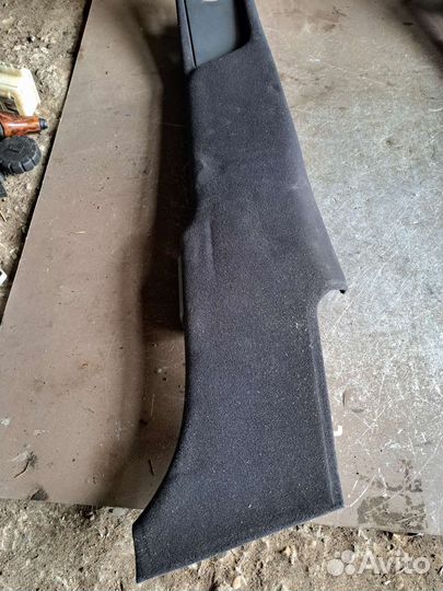 Обшивка Центральной стойки правый Mercedes w220