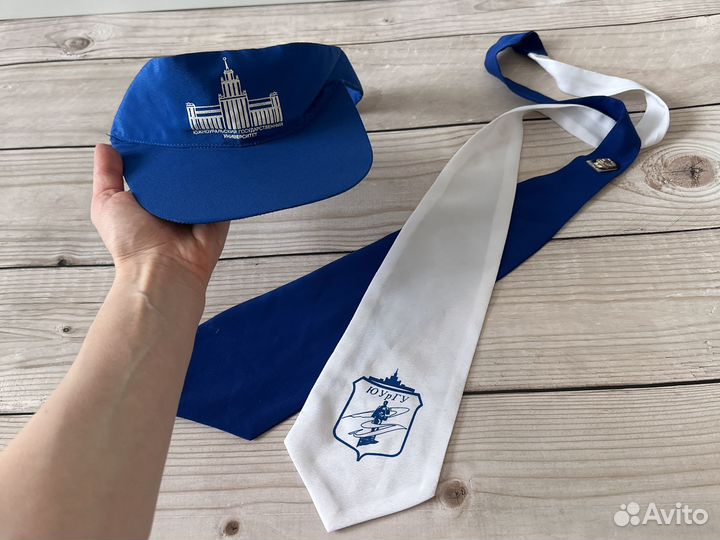 Козырёк значок галстук юургу университет