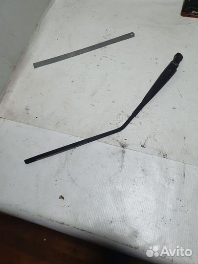 Поводок заднего дворника Хендай купе 1