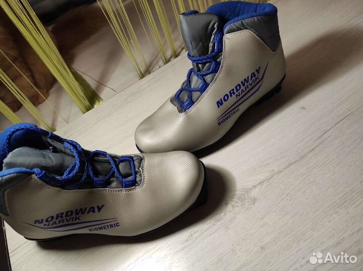 Лыжные ботинки