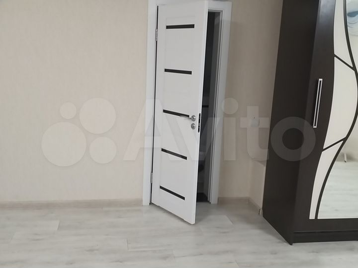 Комната 30 м² в 5-к., 2/2 эт.