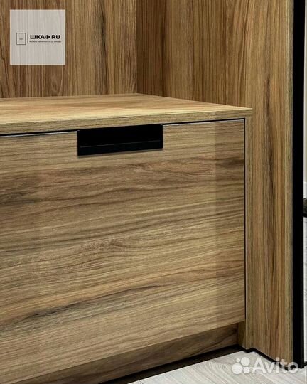 Угловой шкаф