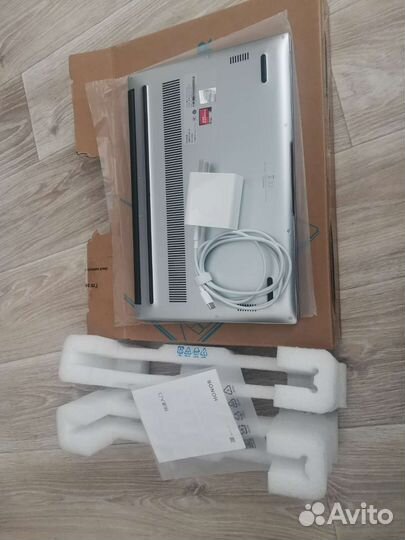 Ноутбук Honor magicbook 14 ryzen 5 Vega 8