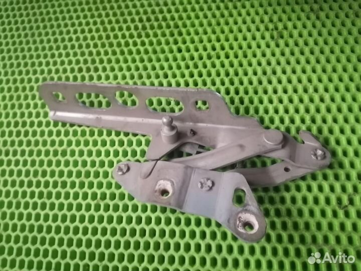 Петля капота правая Форд Мондео 3