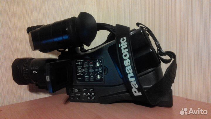 Продам видеокамеру Panasonic AG-DVC62