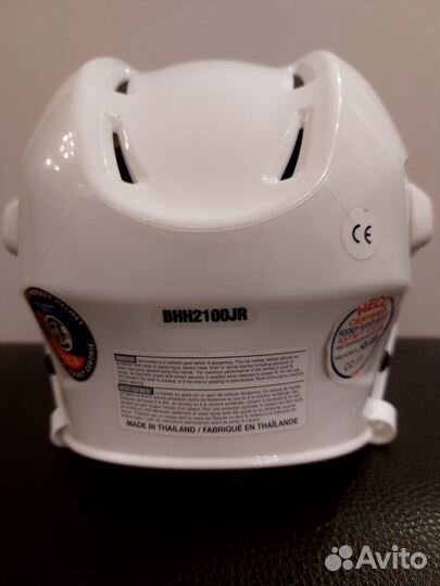 Хоккейный шлем