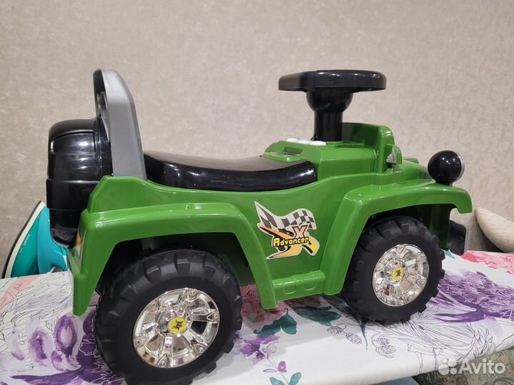 Машинка-каталка джип большой
