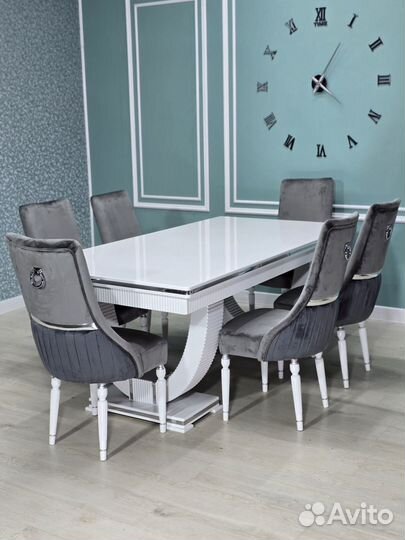 Кухонный стол и стулья