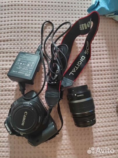 Зеркальный фотоаппарат Canon 550d