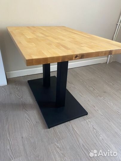 Стол для ресторана