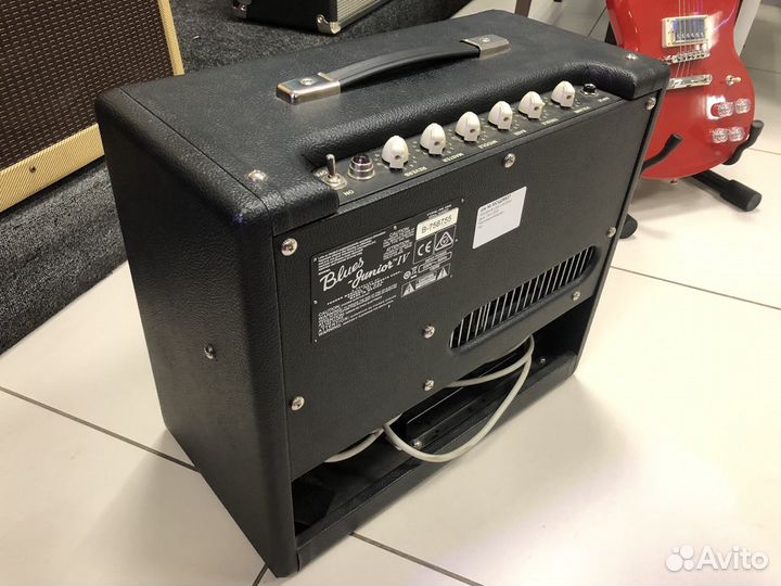 Гитарный усилитель Fender Blues Junior IV