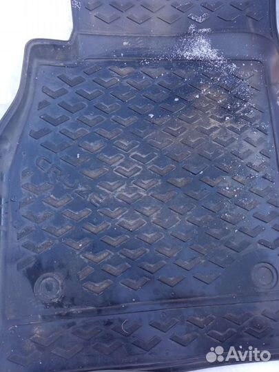 Автомобильные коврики резиновые