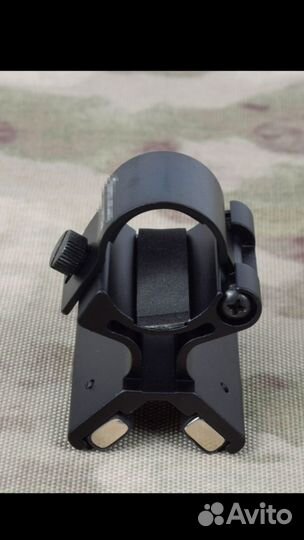 Магнитное крепление для подствольного фонаря