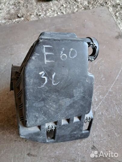 Корпус воздушного фильтра на BMW E60