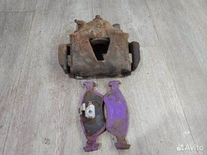 Суппорт передний правый Opel Vectra B Z16XER 2000