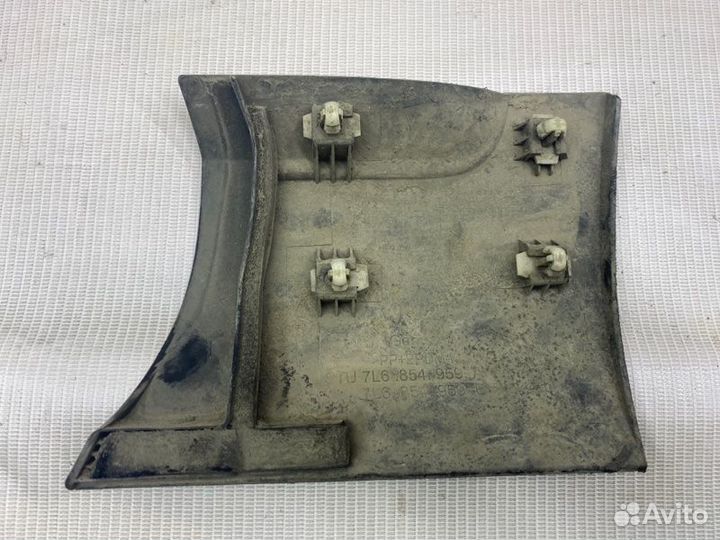 Молдинг крыла передний левый Volkswagen Touareg 1