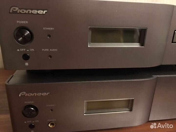 Проигрыватель компакт дисков и усилитель