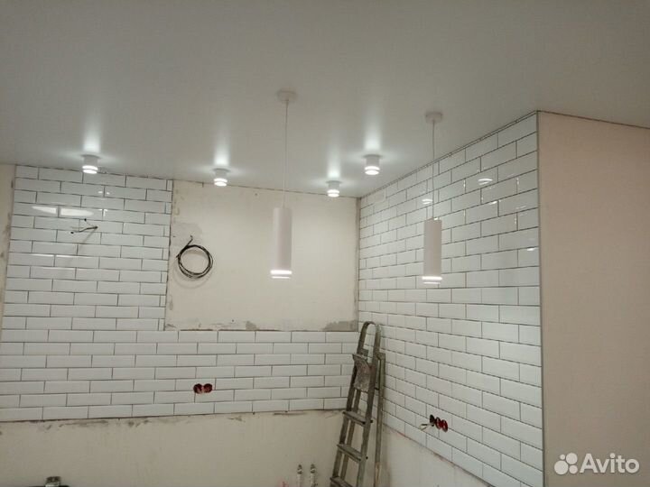 Натяжной потолок на кухню