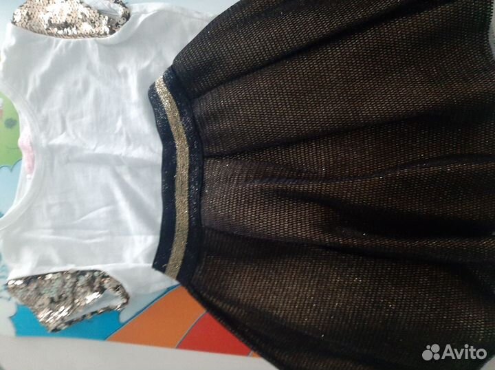 Нарядная одежда б/у девочке 98 см