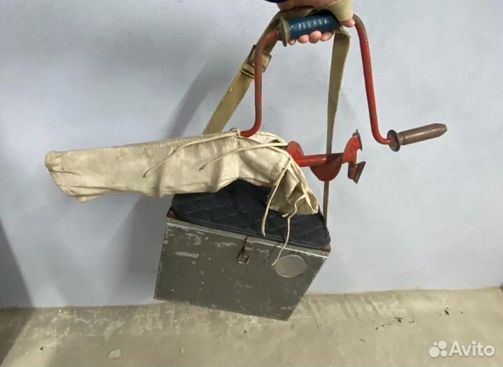 Продам ящик для зимней рыбалки,бур,удочки