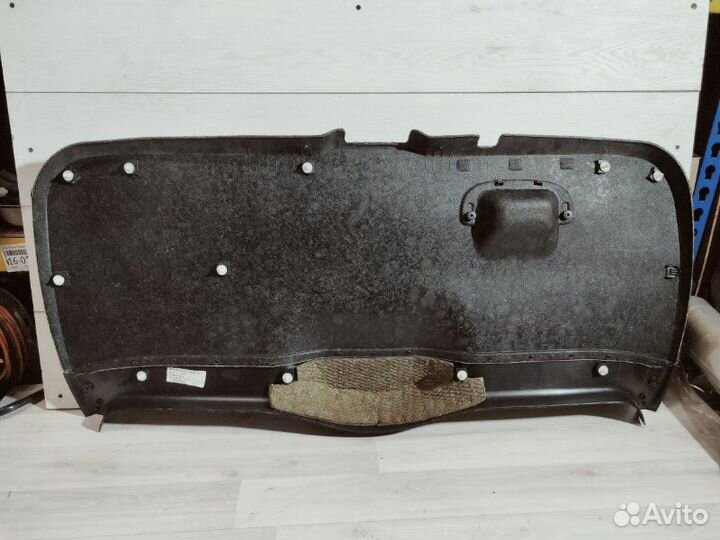 Обшивка двери багажника задняя Opel Astra G 2002