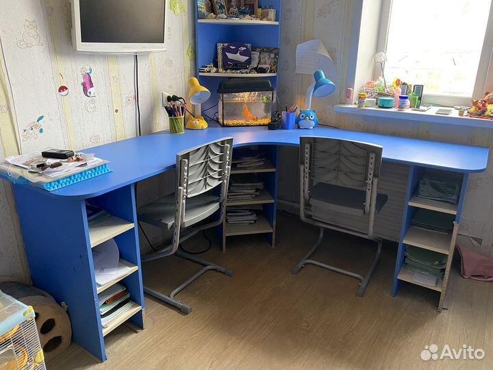 Детский стол угловой