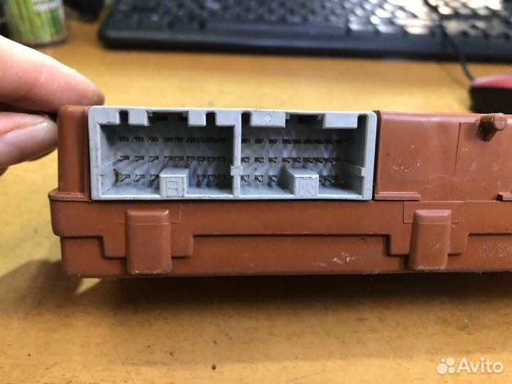 Блок комфорта Mitsubishi Lancer седан 4G18 2005