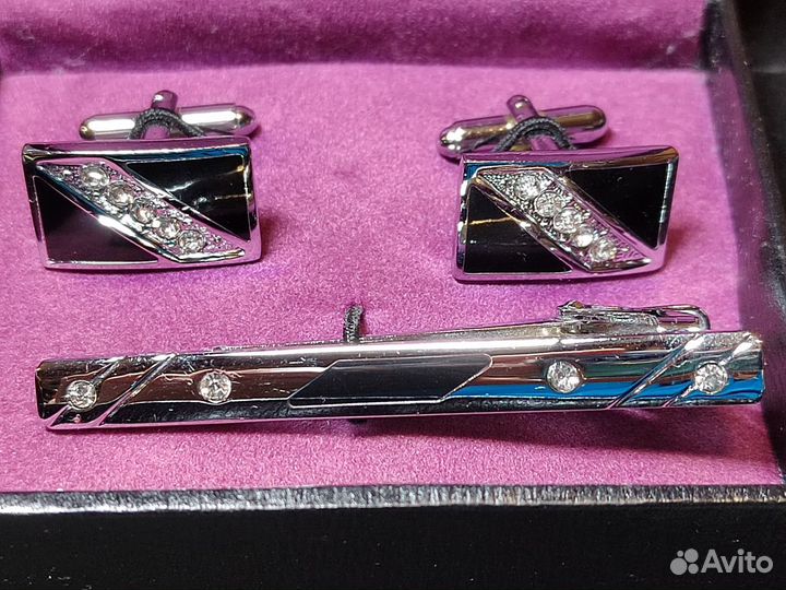 Запонки и зажим для галстука